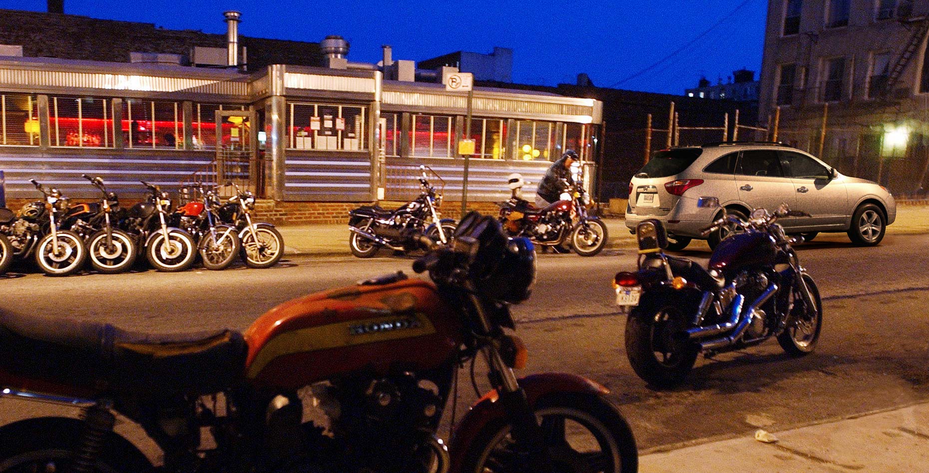 4-MotorCycleDiner_01b_Final